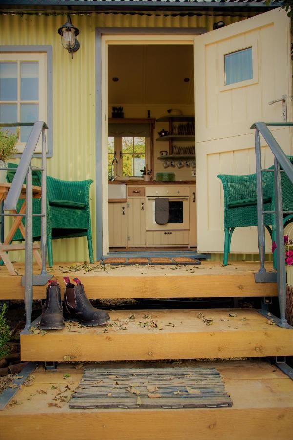 The Abberton Shepherds Hut Evesham Dış mekan fotoğraf
